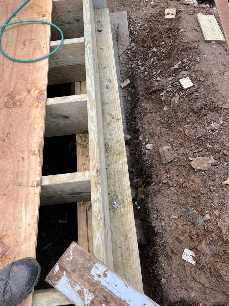 Slide of Lavariega Construccion