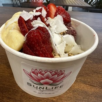 SunLife Organics - Hawaiian Bowl - strawberries, bananas, açaí, and coconut shavings - Juice Bars & Smoothies Near Me - Los Angeles, California SunLife Organics - Hawaiian Bowl - strawberries, bananas, açaí, and coconut shavings - Juice Bars & Smoothies Near Me - Los Angeles, California