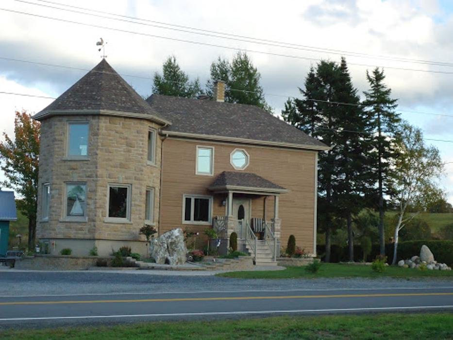 GÎTE DE LA TOUR EIFFEL Updated April 2024 180 Rang 4 de Fleuriau