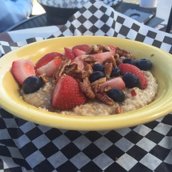 William's Gourmet Kitchen - Fruit and oatmeal - New American Near Me - Durham, North Carolina