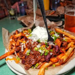 Loretta's Northwesterner - Chili cheese fries