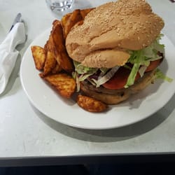 Cafe Jacqui's - Very nice lunch, big serve and friendly staff.
