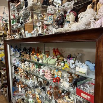 Sweet Lorain - Figurines Galore ! - Antiques Near Me - Cleveland, Ohio