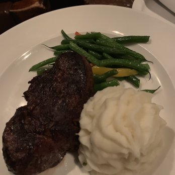 Hy's Steak House - 10 oz filet - Steakhouses Near Me - Honolulu, Hawaii Hy's Steak House - 10 oz filet - Steakhouses Near Me - Honolulu, Hawaii