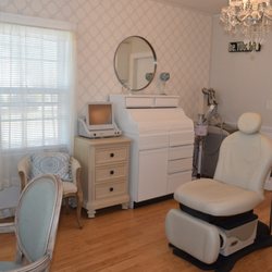 Purely Skin Aesthetics & Laser Center - Medical Aesthetician, Michelle Correia, 350 Cottage Road, South Portland, next to Cape Elizabeth, Maine