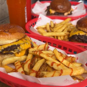 Velzyland Burger Co - Burgers Near Me - Wailuku, Hawaii Velzyland Burger Co - Burgers Near Me - Wailuku, Hawaii