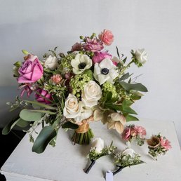 Florals from wedding flowers class