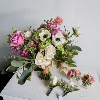 Analog Floral - Florals from wedding flowers class - Florists Near Me - Seattle, Washington