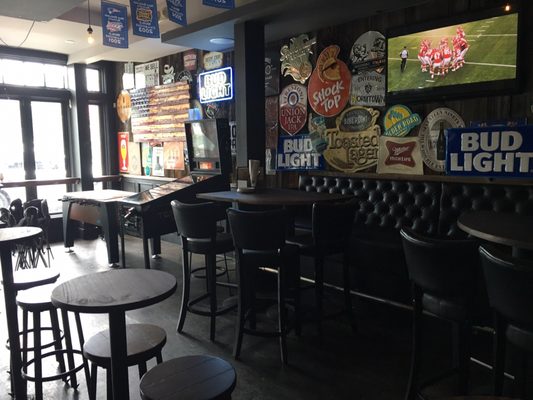 Shine Square Pub by null