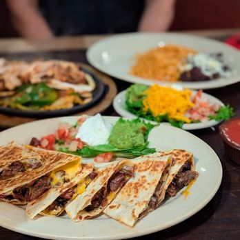 El Fenix - Quesadilla and fajitas. - Mexican Near Me - Dallas, Texas El Fenix - Quesadilla and fajitas. - Mexican Near Me - Dallas, Texas