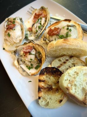Hugo’s Seafood Bar by null