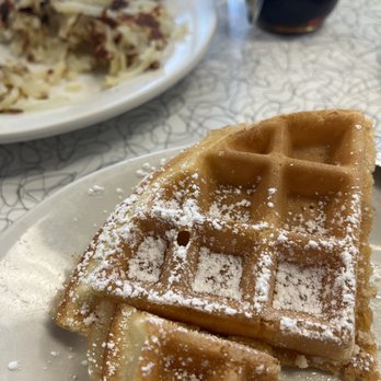 Louie's Grill - Belgium waffle - American Near Me - Forest Park, Illinois