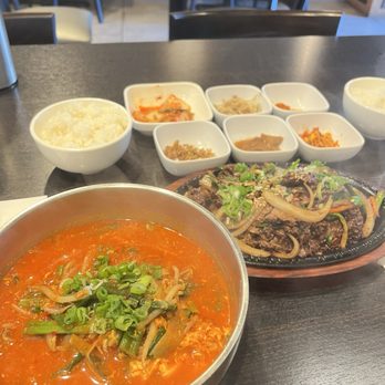 YeoGiYo - Left dish: Beef Stew Right dish: Beef Bulgogi - Korean Near Me - Los Angeles, California YeoGiYo - Left dish: Beef Stew Right dish: Beef Bulgogi - Korean Near Me - Los Angeles, California