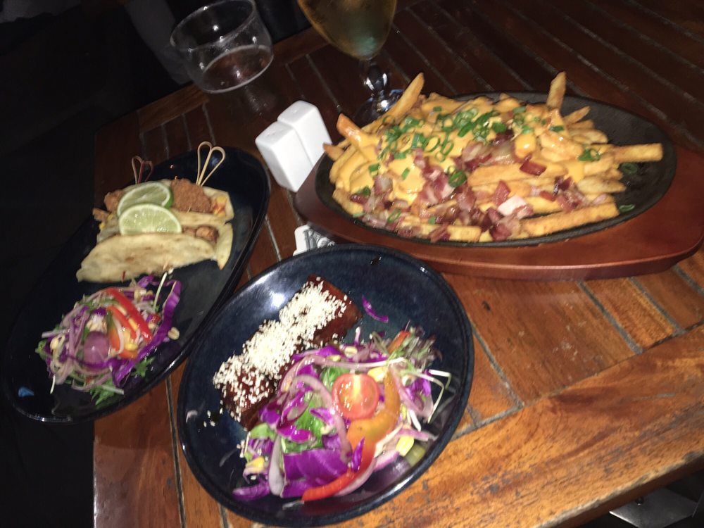 RATTLE N HUM 48 Photos & 35 Reviews 6567 The Esplanad, Cairns