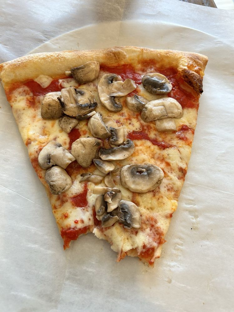 ALESSIO PIZZERIA Updated September 2024 31 Photos & 42 Reviews