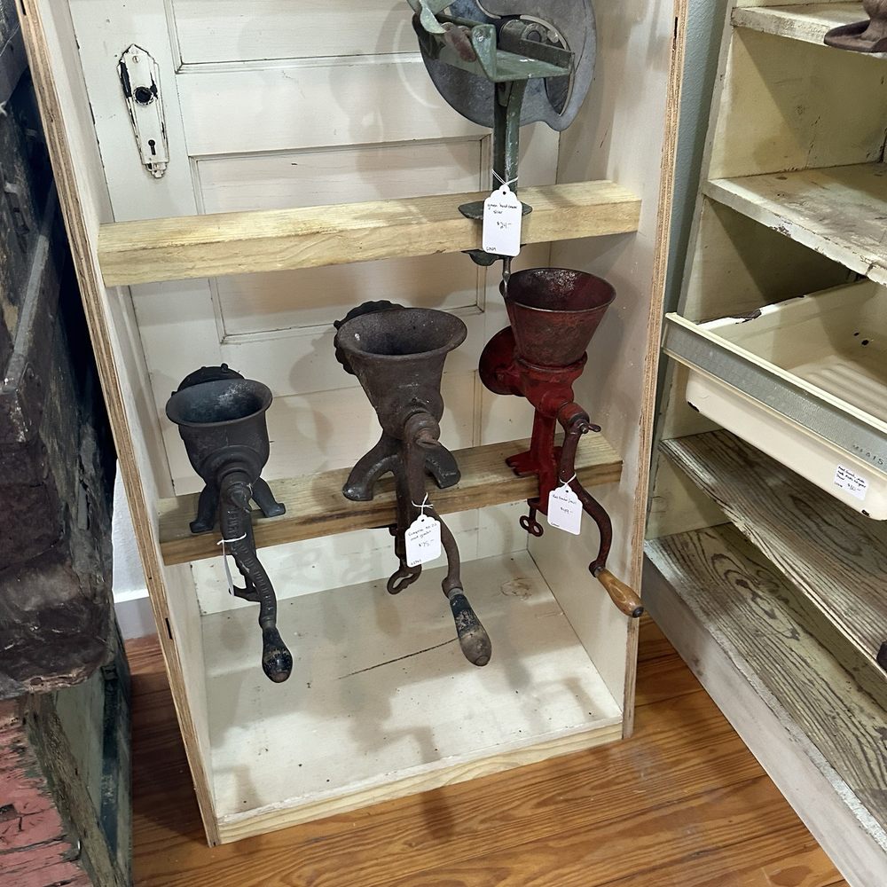 Oak Tree Antiques - Antiques Near Me - Seguin, Texas Oak Tree Antiques - Antiques Near Me - Seguin, Texas
