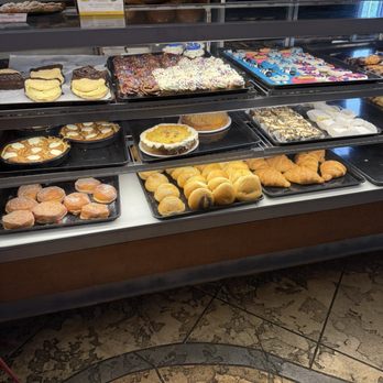 O&H Danish Bakery - Bakery case - Bakeries Near Me - Oak Creek, Wisconsin O&H Danish Bakery - Bakery case - Bakeries Near Me - Oak Creek, Wisconsin