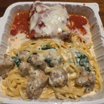 Fratelli Express - Half chicken Alfredo and half lasagna - Italian Near Me - Waipahu, Hawaii Fratelli Express - Half chicken Alfredo and half lasagna - Italian Near Me - Waipahu, Hawaii