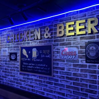 Chimak House - Riverside - Decor inside - Chicken Wings Near Me - Riverside, California