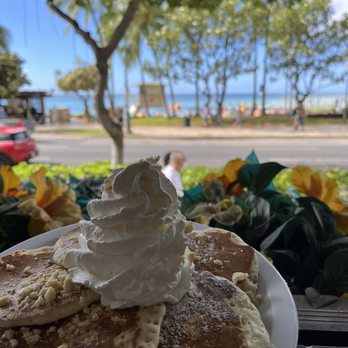 Eggs 'n Things - Waikiki Beach Eggspress - Macadamia Nut - Breakfast & Brunch Near Me - Honolulu, Hawaii