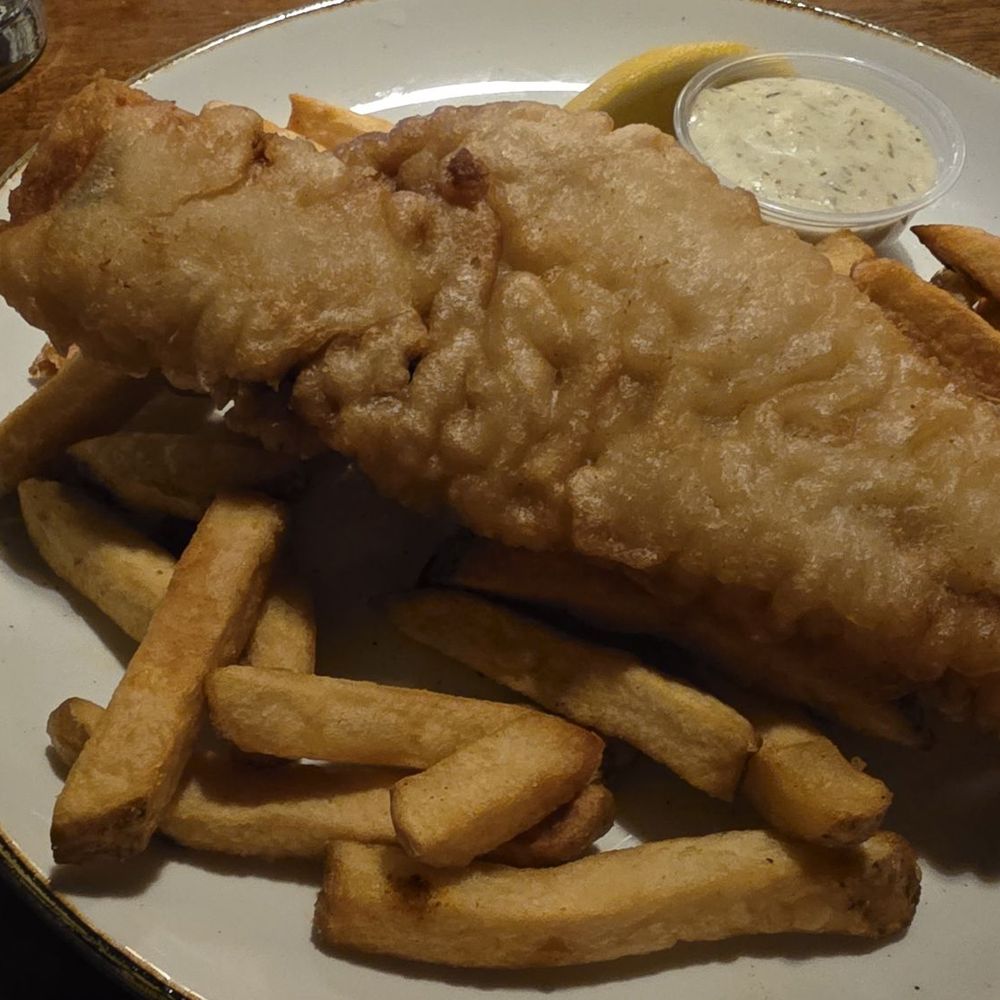 The Brazen Head - Fish and Chips: Cod was crispy, fries were good and crispy too! - Pubs Near Me - Dublin, D