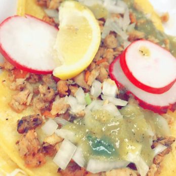Villas Taqueria - Chicken Tacos with only onions and salsa verde - Mexican Near Me - Los Banos, California Villas Taqueria - Chicken Tacos with only onions and salsa verde - Mexican Near Me - Los Banos, California
