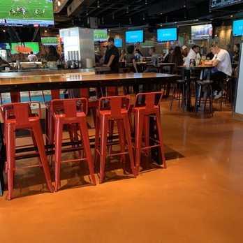 Bombshells - New American Near Me - San Antonio, Texas