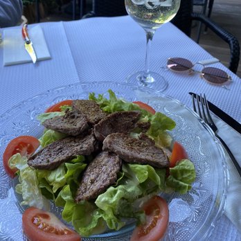 Niewo - Salat mit Rindfleischfilet - Mediterranean Near Me - Frankfurt, HE Niewo - Salat mit Rindfleischfilet - Mediterranean Near Me - Frankfurt, HE