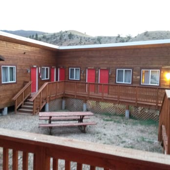 North Yellowstone Lodge and Hostel - Southwest corner of the quad - Hostels Near Me - Gardiner, Montana North Yellowstone Lodge and Hostel - Southwest corner of the quad - Hostels Near Me - Gardiner, Montana