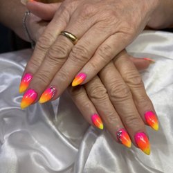 Tips Toes & Tony Nail Bar