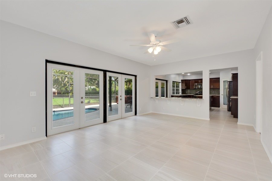 MARK KEYES COMPANY REALTORS 2920 University Dr, Coral