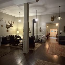 Birch Lodge & Motel - Lobby