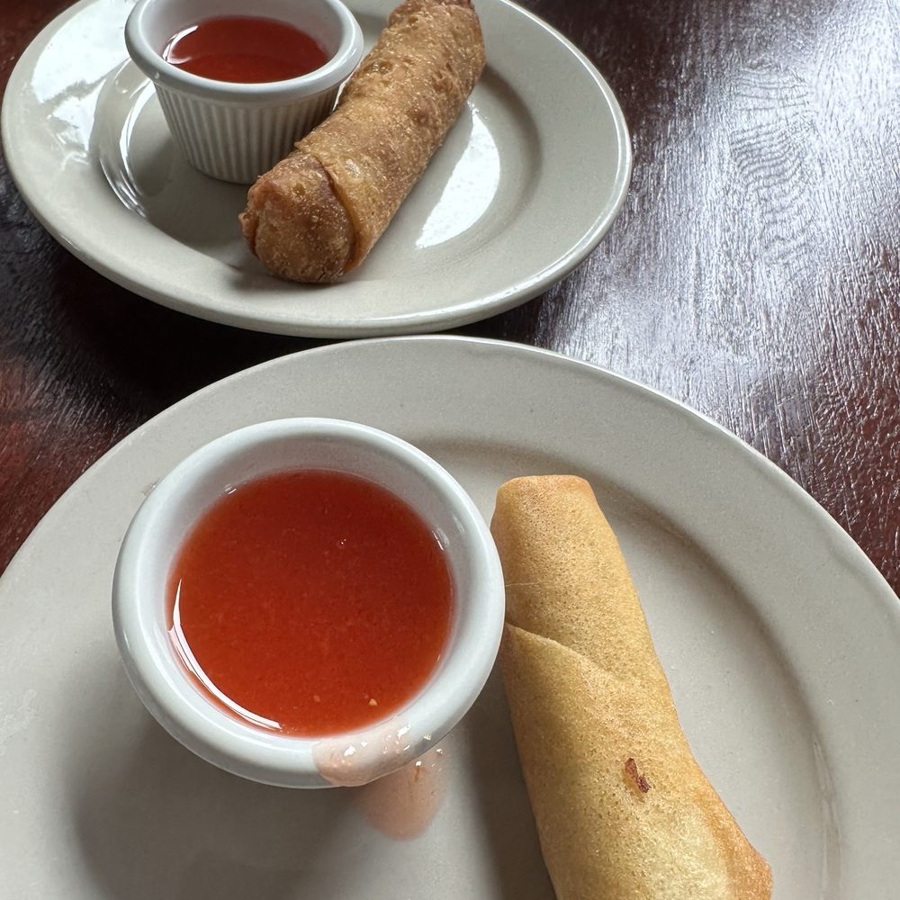 Red Bowl Asian Bistro - Egg roll and spring roll - Asian Fusion Near Me - Burlington, North Carolina Red Bowl Asian Bistro - Egg roll and spring roll - Asian Fusion Near Me - Burlington, North Carolina
