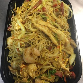 Dean's House - Shrimp Chow Mein - Chinese Near Me - Strongsville, Ohio Dean's House - Shrimp Chow Mein - Chinese Near Me - Strongsville, Ohio