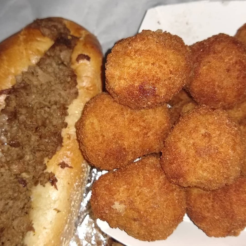 Mikey’s Famous Roastbeef and Pizza, Beverly Roadtrippers