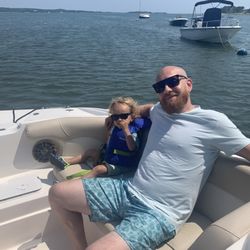 Pleasant Bay Boat Tours - Our private cruises are aboard Sunshine Daydream, a clean and comfortable 20' deck boat. Great for kids of all ages.