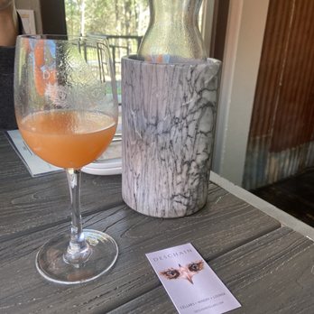 Deschain Cellars - Peach Bellini - Wine Tasting Room Near Me - Gainesville, Texas
