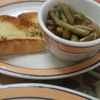 Santa Fe Cafe - Green beans and garlic bread - Breakfast & Brunch Near Me - Overland Park, Kansas