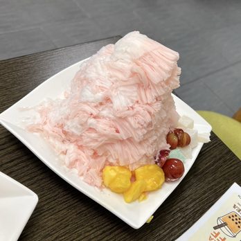 Frostcity - Lychee watermelon combo with pineapple grapes and mochi. - Desserts Near Me - Honolulu, Hawaii