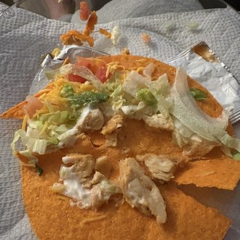 Taco Bell - Doritos Los tacos number 8 chicken supreme (which is both an an up charge ) Nothing on the taco and no tomatoes - Fast Food Near Me - Charlotte, North Carolina