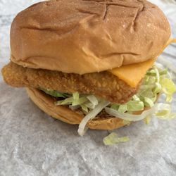 Arby's - Kings Hawaiian Fish Deluxe Sandwich