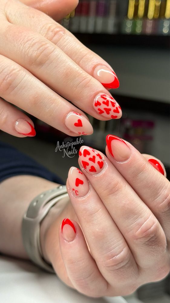 Anhstoppable Nails  Logo