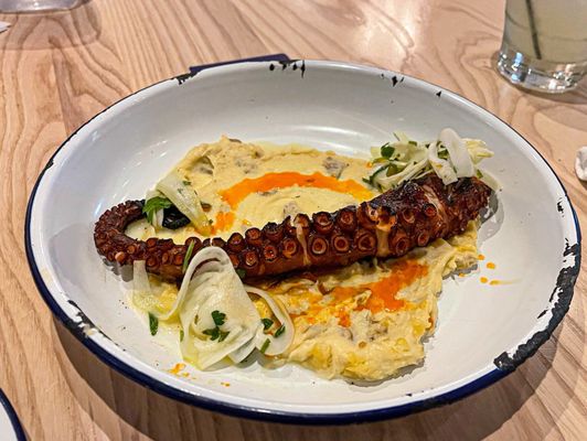 Barullo Taberna Española by null