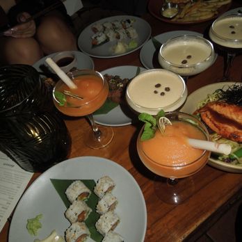 Belles Beach House - Salmon Avocado Roll & Maui Waui Slushie - Tiki Bars Near Me - Venice, California Belles Beach House - Salmon Avocado Roll & Maui Waui Slushie - Tiki Bars Near Me - Venice, California