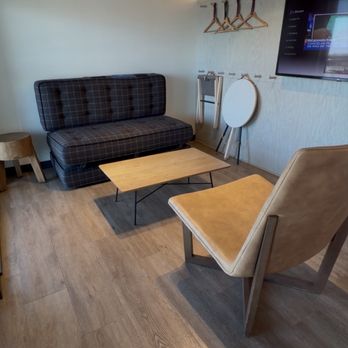 Moxy Minneapolis Downtown - Living area - Hotels Near Me - Minneapolis, Minnesota Moxy Minneapolis Downtown - Living area - Hotels Near Me - Minneapolis, Minnesota