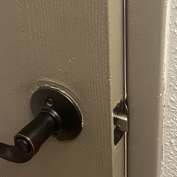 The Knott's Hotel - bathroom door would not close - Hotels Near Me - Buena Park, California