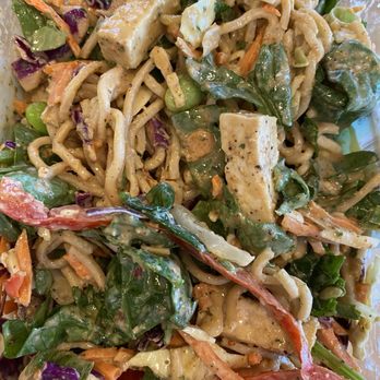 Everytable - Vegan Asian Noodles with slightly spicy peanut sauce - Fast Food Near Me - Vista, California