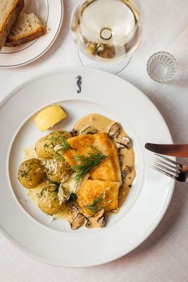 Restaurant Sea Horse by null