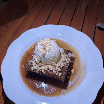 Armitage Alehouse - Sticky Date Cake - Pubs Near Me - Chicago, Illinois Armitage Alehouse - Sticky Date Cake - Pubs Near Me - Chicago, Illinois