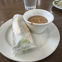 Gỏi Cuốn / Fresh Garden Rolls (2 Rolls) Vegetarian or Meat